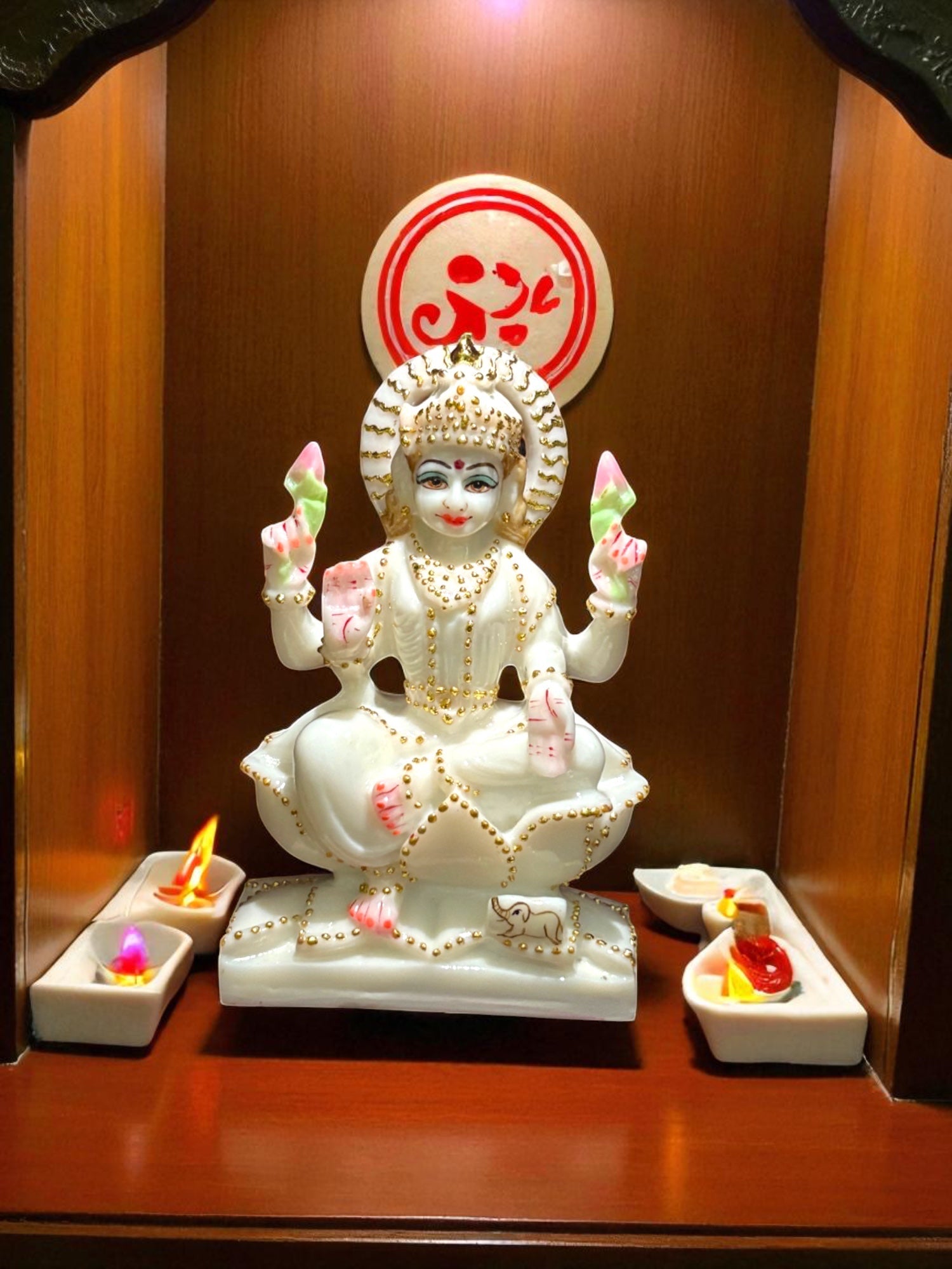 Goddess Lakshmi '7 Inch' (Pure Marbe)