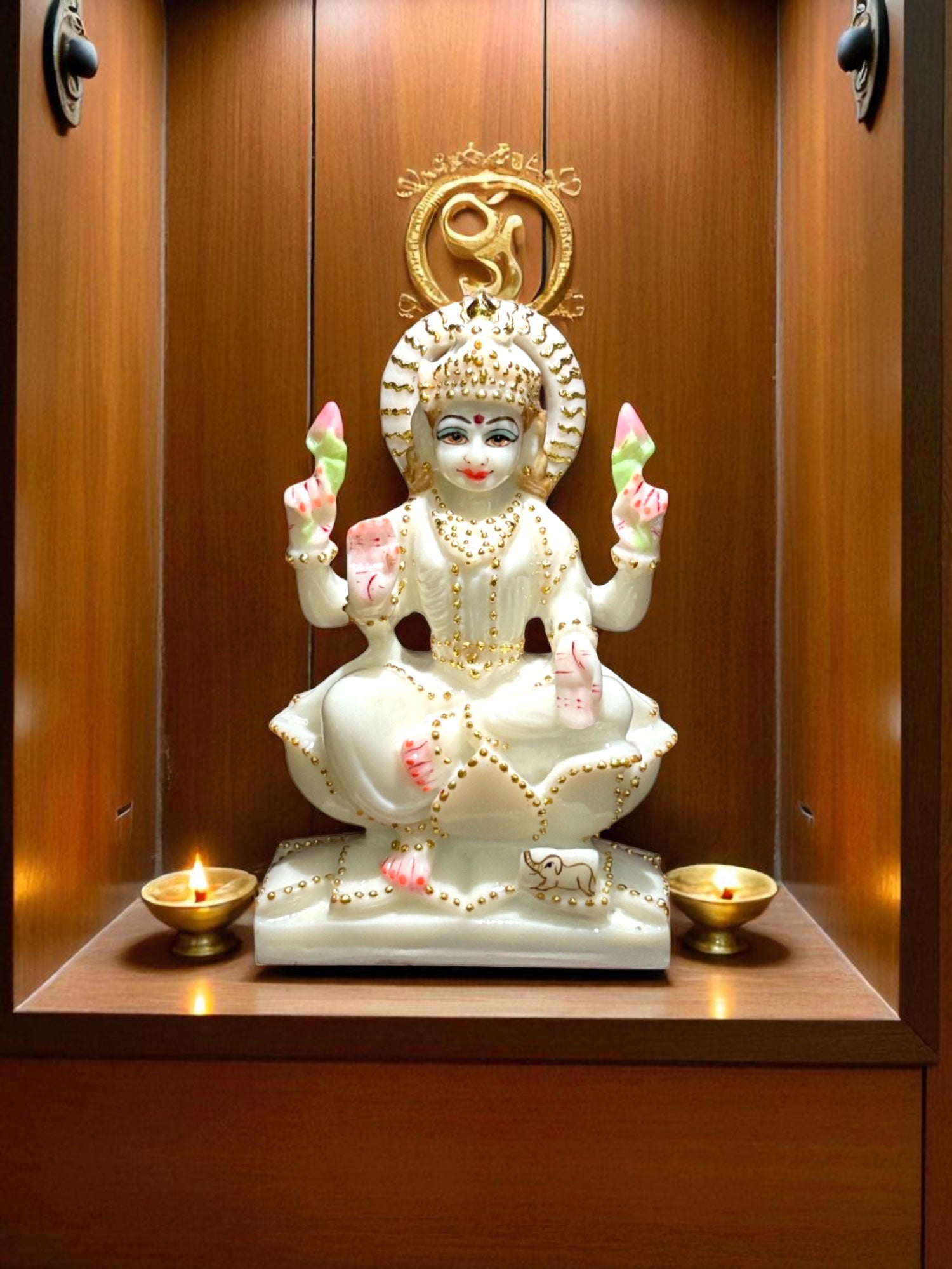 Goddess Lakshmi '7 Inch' (Pure Marbe)