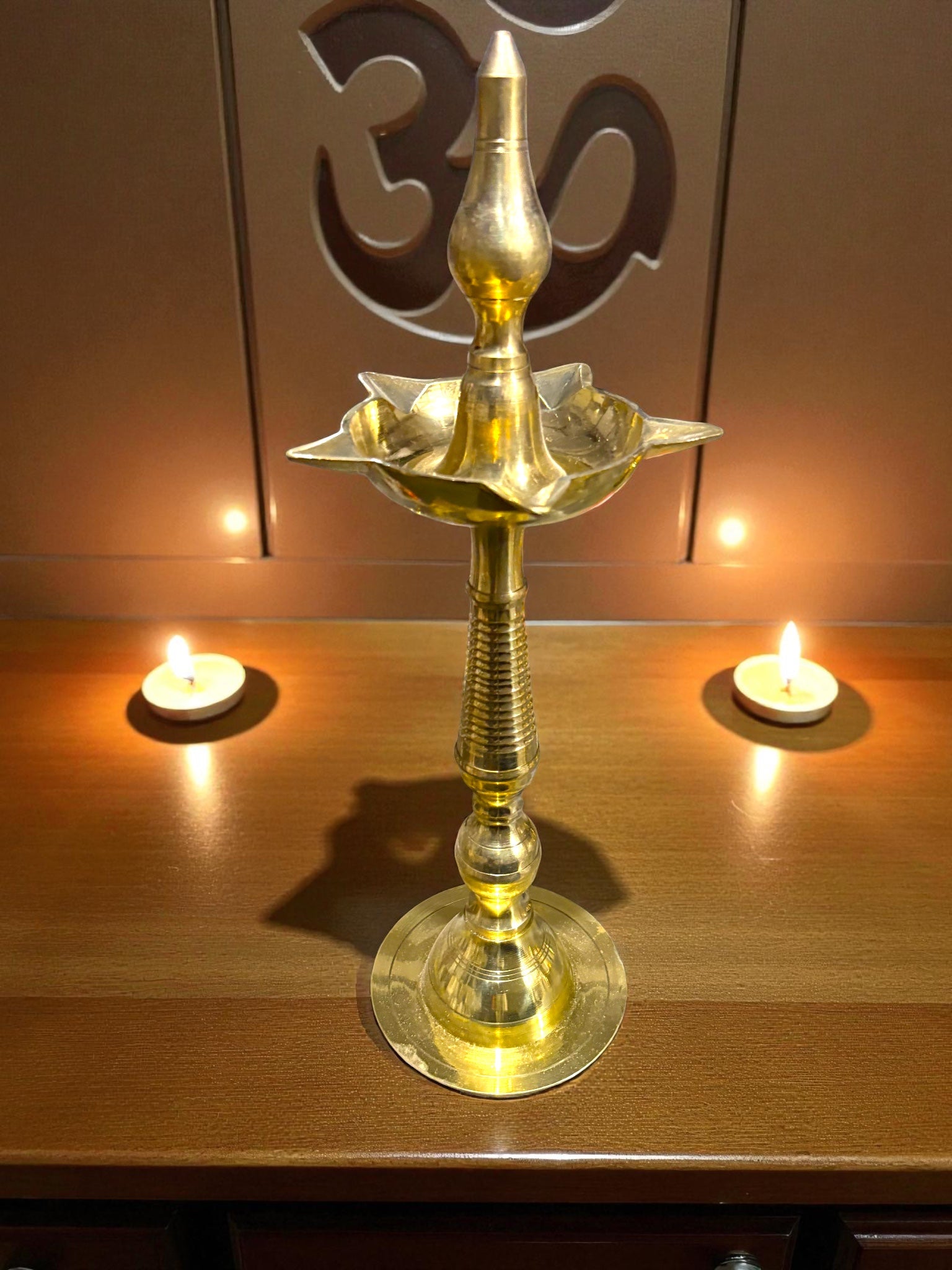 Diya Stand '18 Inch' (Pure Brass)